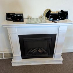 Real Flame G8600E-W Silverton Electric Fireplace, Medium, White