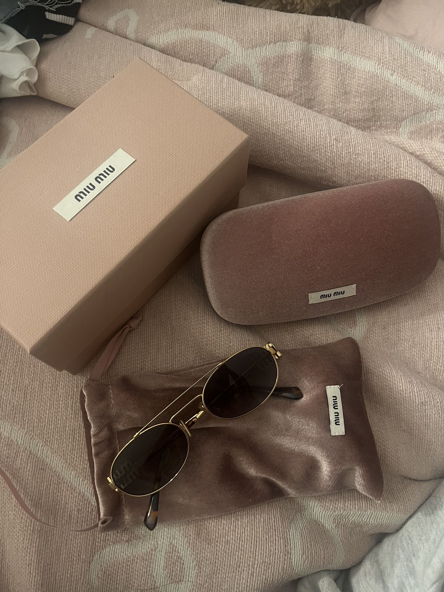 MIU MIU SUNGLASSES