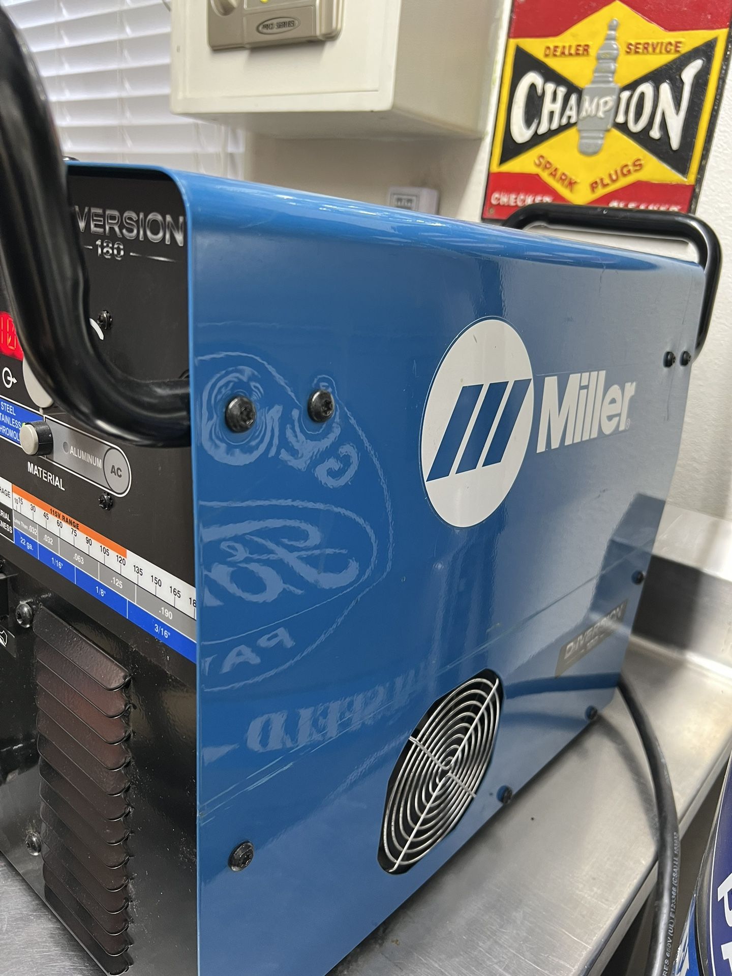 Miller Diversion 180 PORTABLE TIG WELDER