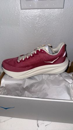 New 7w Hokas