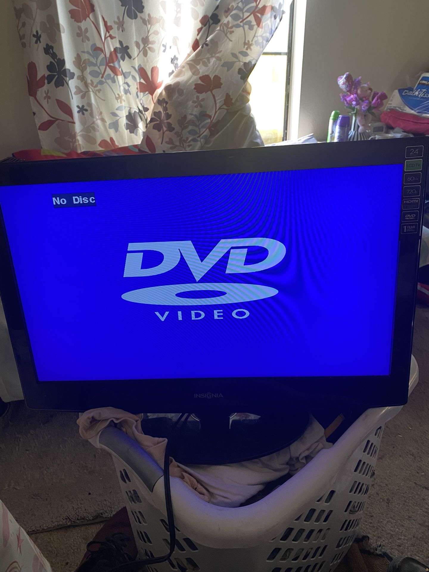 INSIGNIA 24” TV-DVD