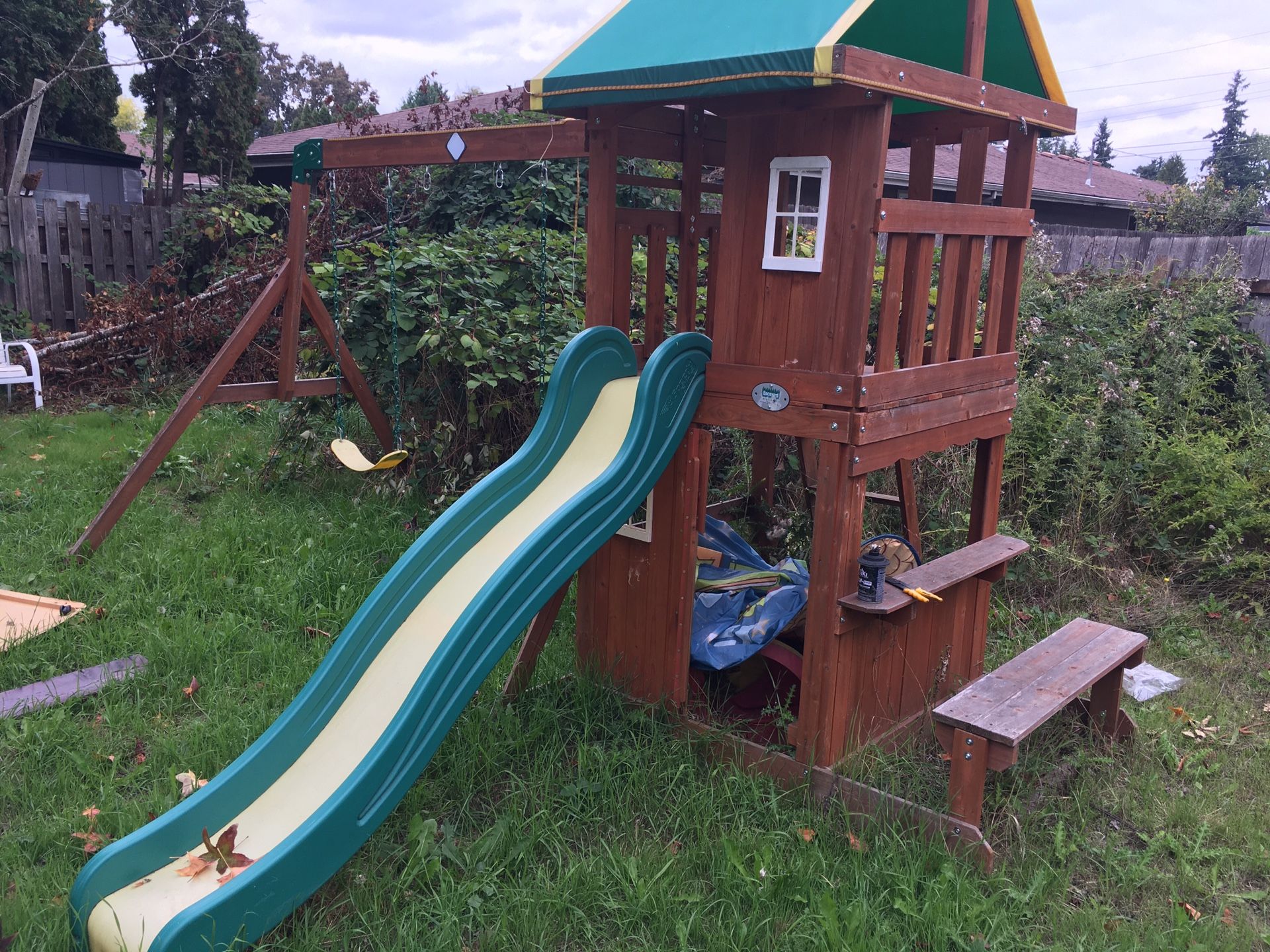 Backyard Discovery  Lakewood Wooden Swing Set 