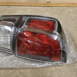 10-24 Toyota Rav4 R/S Taillight