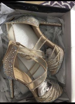 High heels 👠 color nude Thalia sody size 8