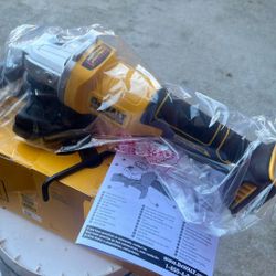 Graneadora De 41/2 Pulgadas $140 No Batería No Cargador 