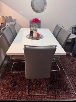 Mowdern White Dining Table Set – 6 Grey Chairs – Excellent Condition