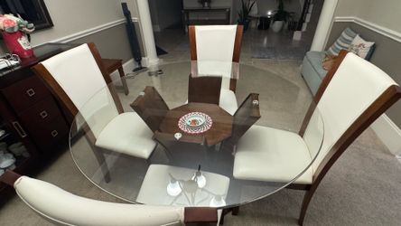 Round Dining Table