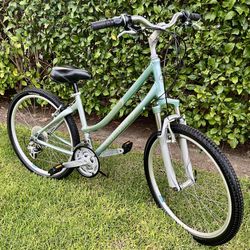 Women’s Hybrid Bike 🌸