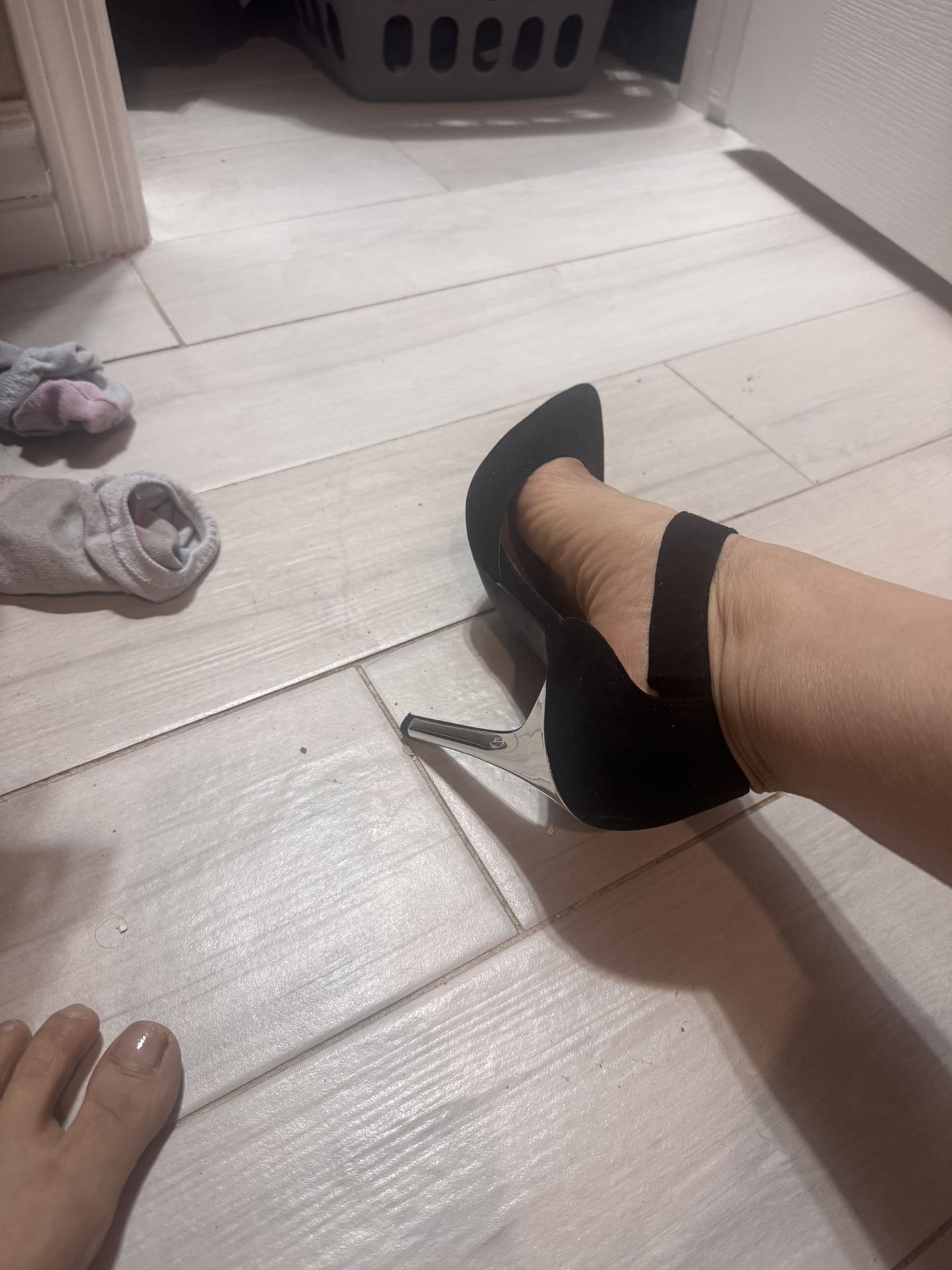 JS stiletto silver w black suede w a sexy cross band. wore once maybe