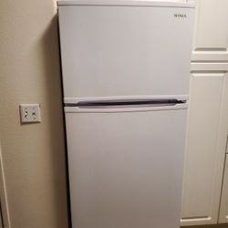 Great Refrigerator With Warranty 
