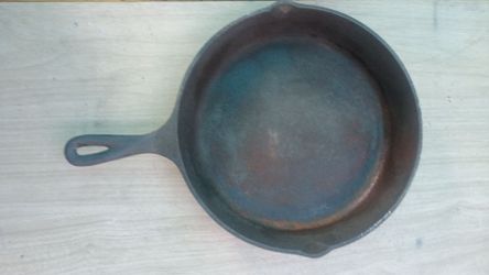 Cast Iron Skillet with Handle