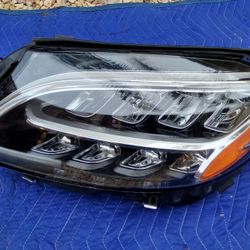 Mercedes C300 Headlight 