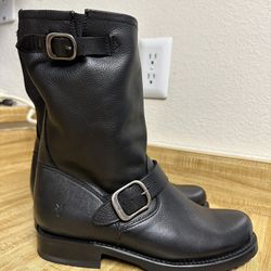 Frye Veronica Short Boot - Black - Size 7.5