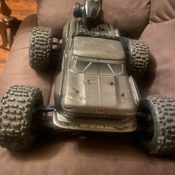 Armma Outcast 6s Basher Stunt Truck