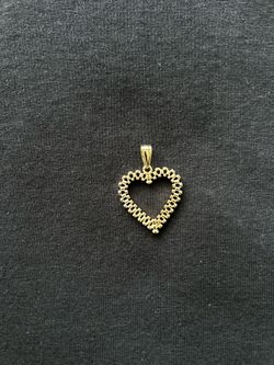 Gold heart pendant