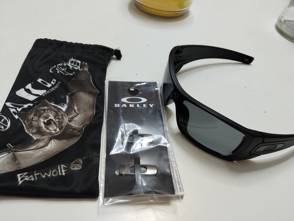 Oakley Wolf Bat Sunglasses For Sale