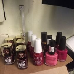 !! 13 Bottles Of Women's Nail Polish New Firm Price 