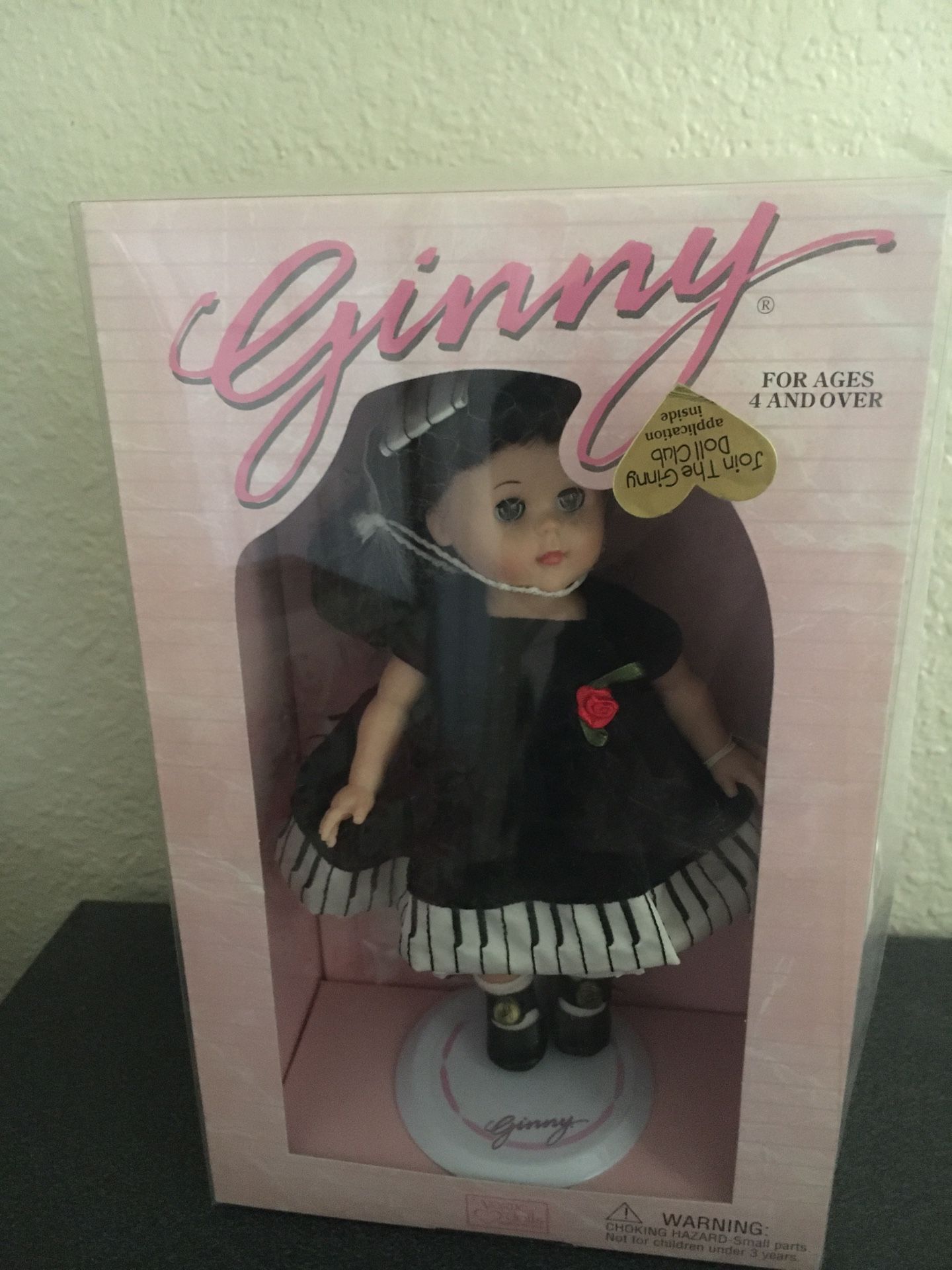 Display only concert pianist 8” vinyl Ginny doll