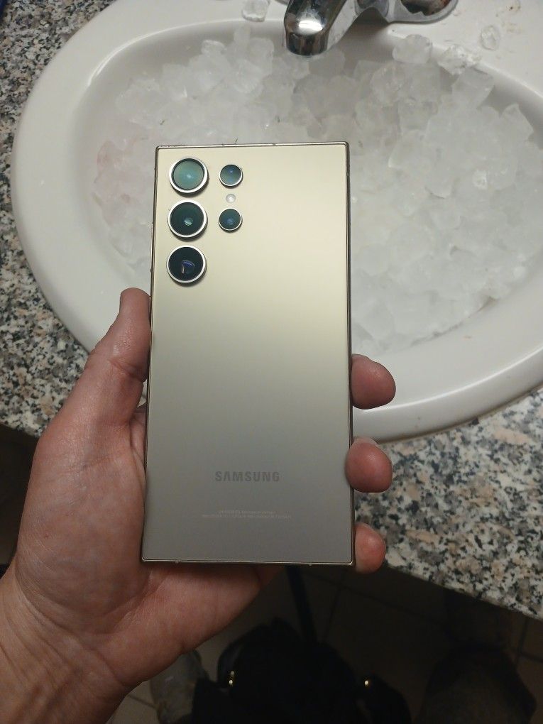 Samsung S24 Ultra 256gb 12gb Locked