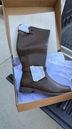 Women’s Hally Brown Flat Boots Size 9.5 – New in Box