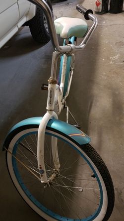 Women's schwinn bike