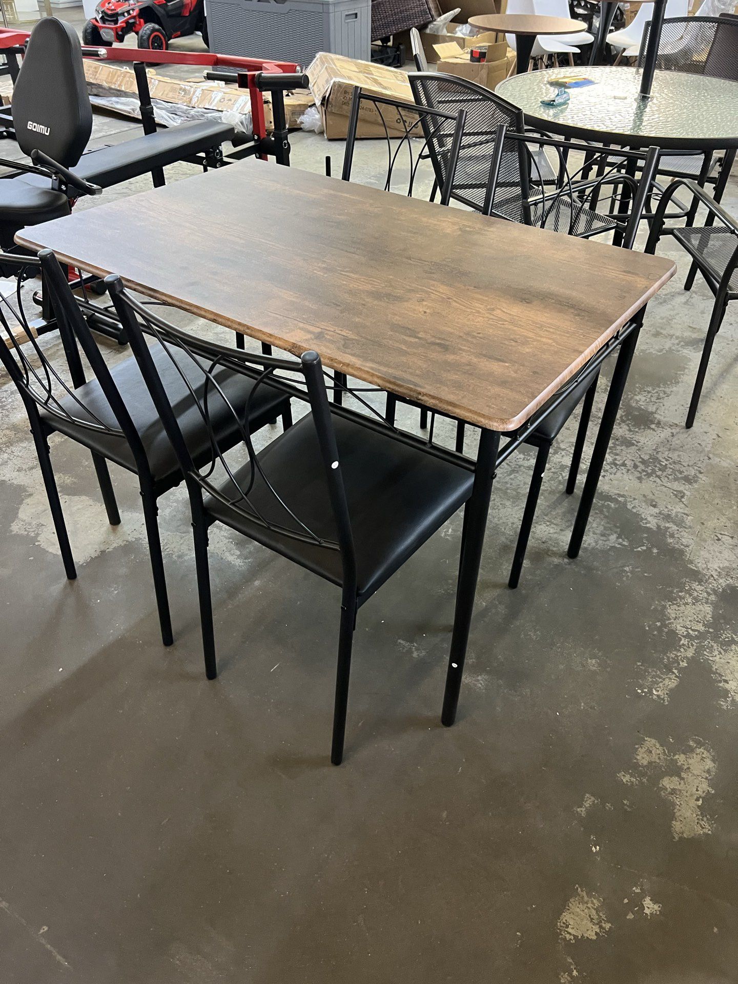 Dining table set 4 chairs and table $99 Brand new  最低价