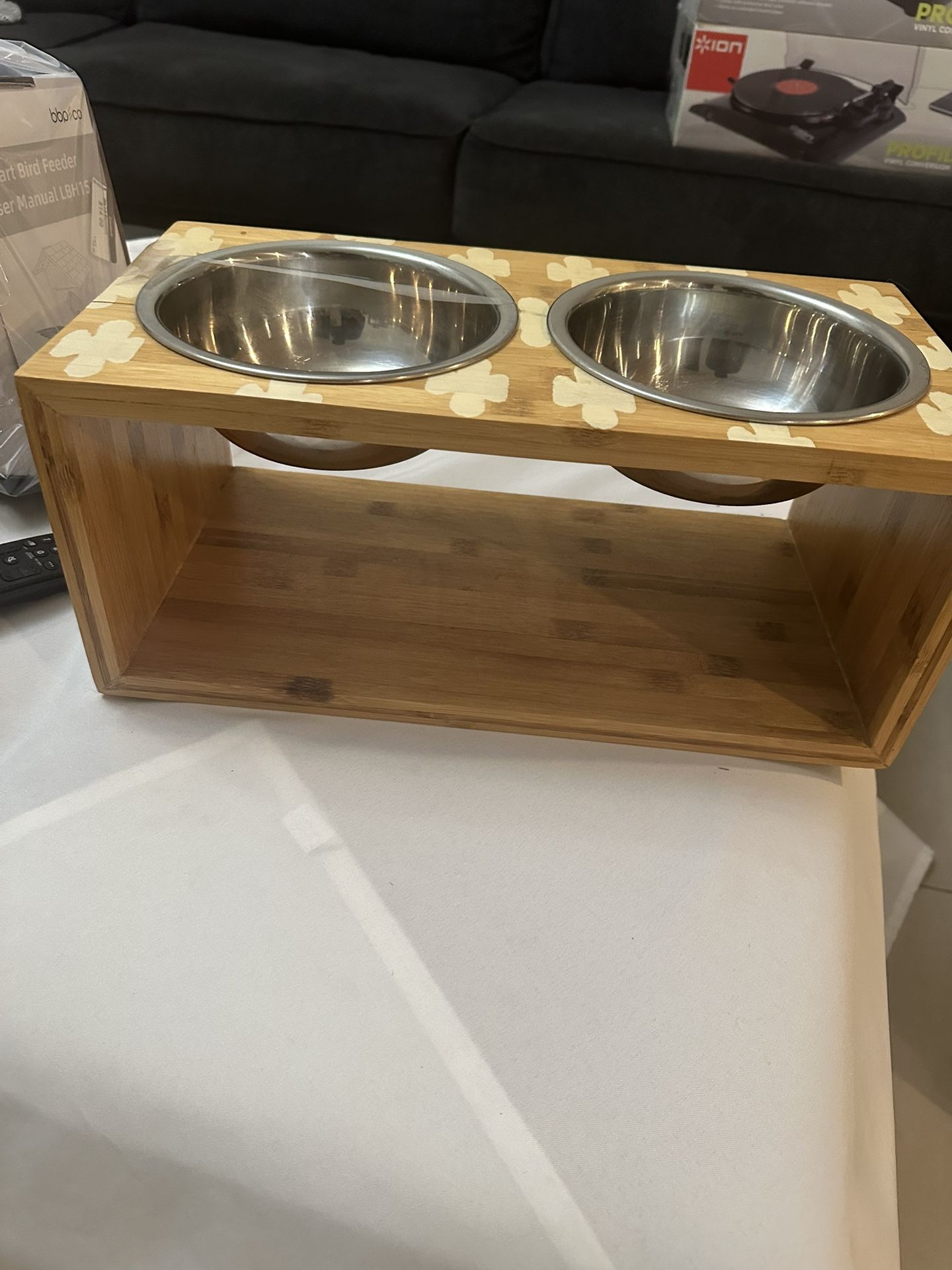 BAMBOO DOG OR CAT FEEDER STIRDY