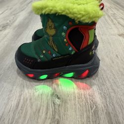Grinch snow boots 