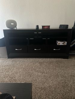 Entertainment center