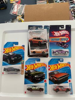 Hot Wheels Nissan Skyline (5) car lot