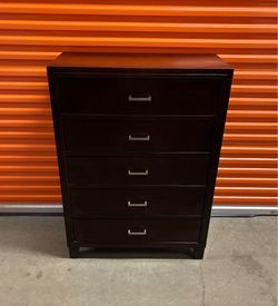 Beautiful Brown 5 Drawer Dresser