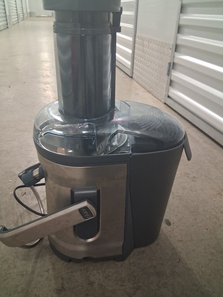 Oster FPSTJE318 Juice Extractor 1000W 120V,black and silver