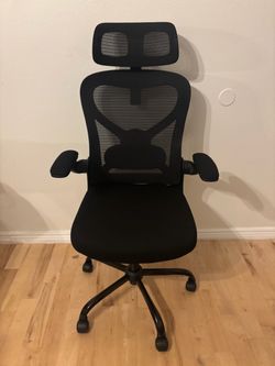 Mesh Back Executive Office Chair with lift up arms, adjustable Lumbar and headrest to
