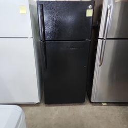 Ge Black Top Freezer Fridge 18cf 