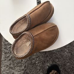 4y Uggs