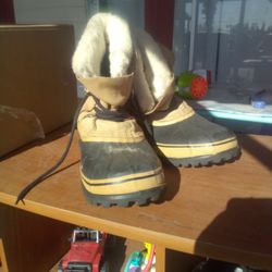 Men Boots Size 13