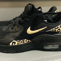 New Women’s size 7 Nike Air Max cheetah 