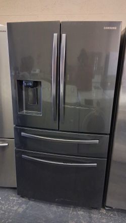 Like new Samsung black stainless steel refrigerator