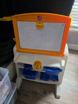 Little Tikes easel