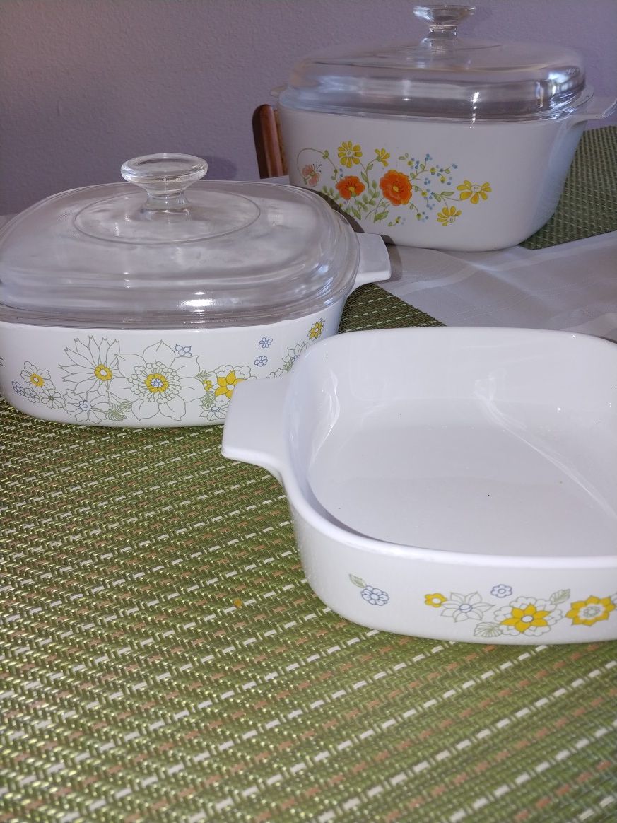 Corning Ware Casserole Set of 2, 1 lid