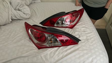 2010 Genesis OEM Tail lights