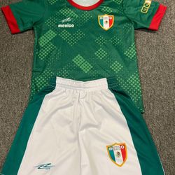 Uniformes de Niño y niña de Mexico