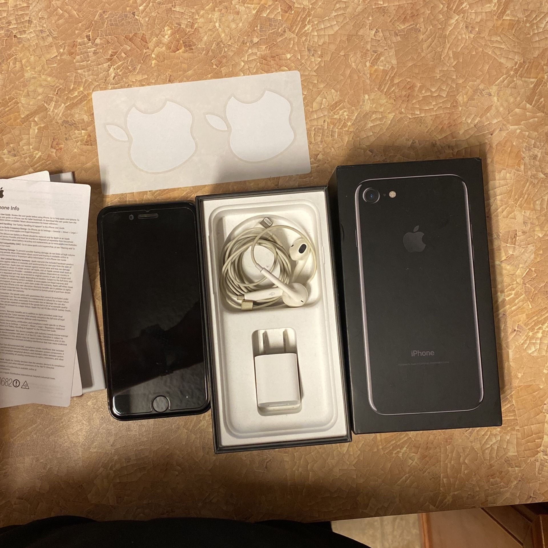 iPhone 7 Jet Black 128 GB 箱付き s-l400.jpg