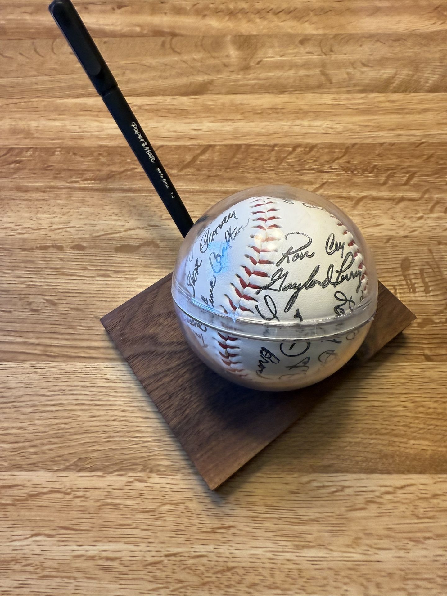 Pete Rose All Star Team Signature Ball On A Case Pen Desk Holder. 20 Available
