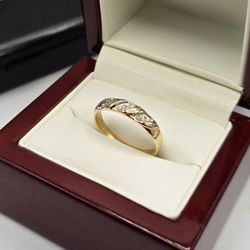 Solid 14kt Gold Ring with Diamonds Anillo De Oro 14kt Con Diamantes 