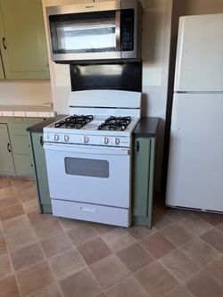 Refrigerador y estufa en buen estado los 2 por 150 o mejor oferta