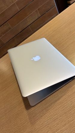 Apple MacBook Pro 15” Retina i7/16GB/500GB SSD $350