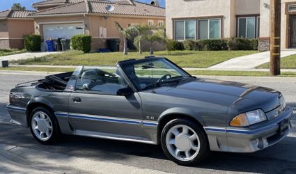 1987 Ford Mustang 5.0/1961 Chevrolet Nomad /impala