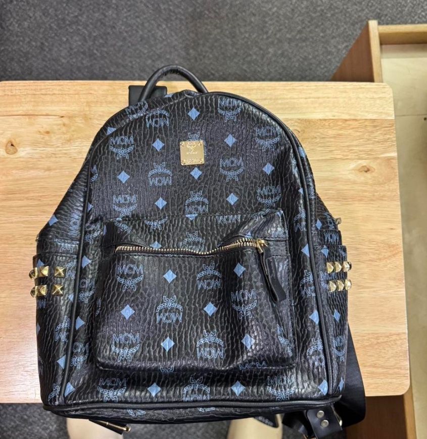 New M Backpack