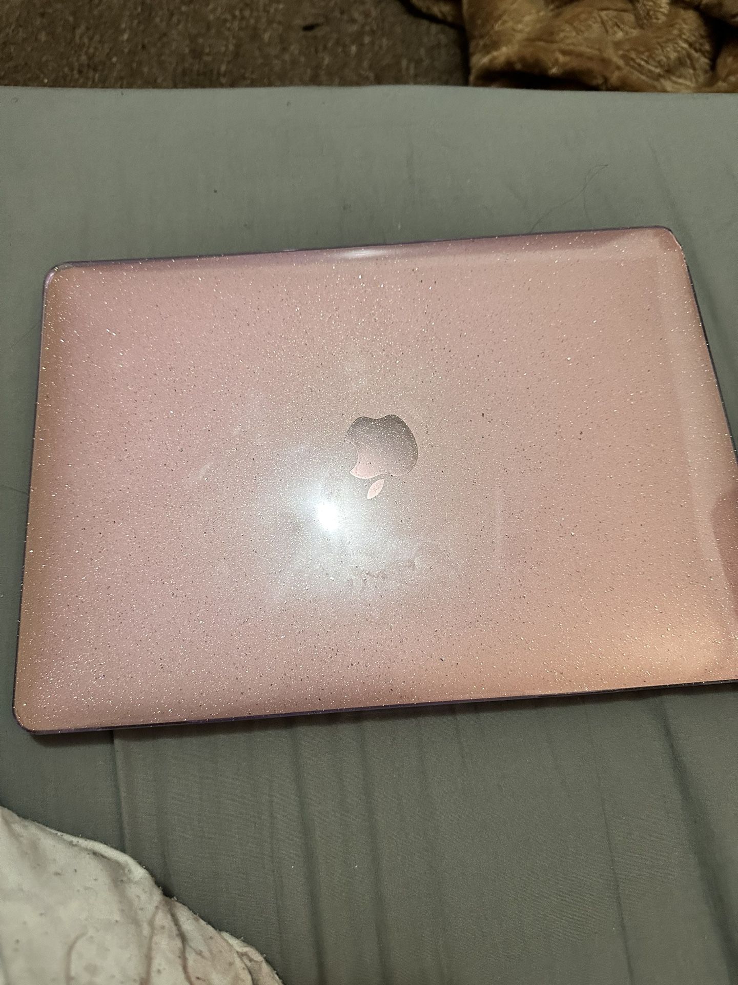 Apple MacBook Air 13 Inch $450
